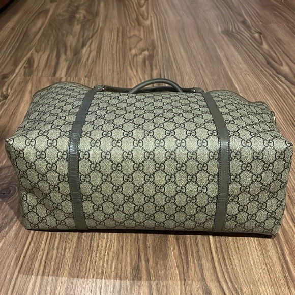 A 409- 💯 % authentic Gucci shoulder bag - Picture 14 of 16